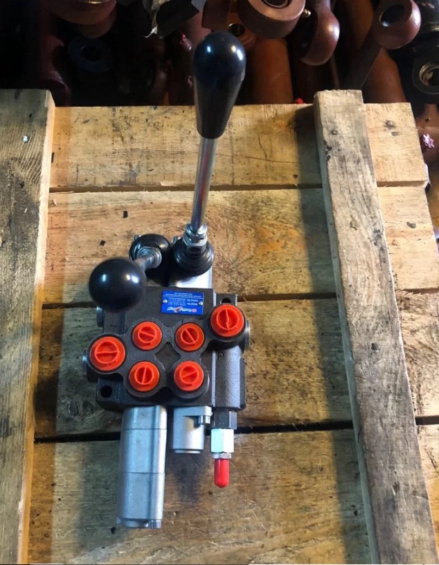 Гидрораспределитель 2Р401А1К16 GkZ1 c плавающей секцией