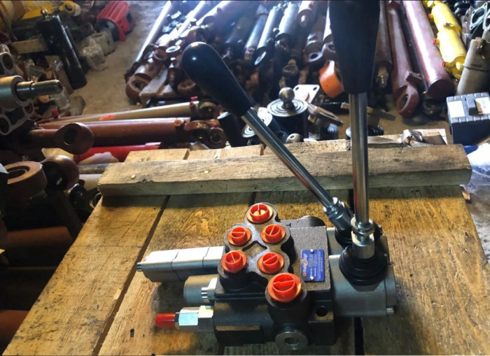 Гидрораспределитель 2Р401А1К16 GkZ1 c плавающей секцией