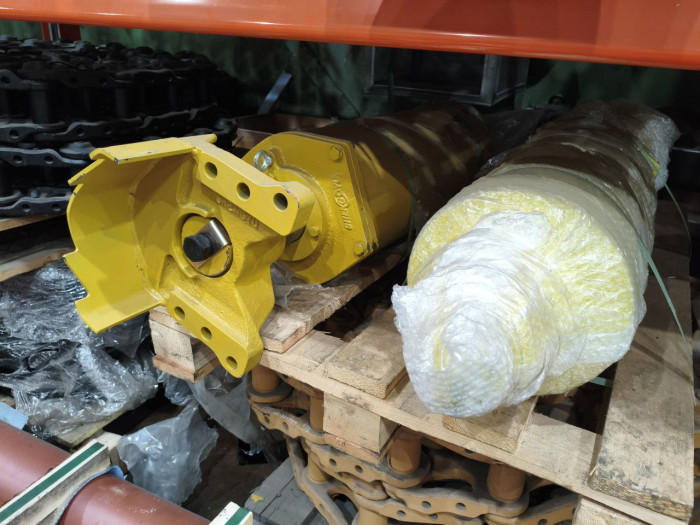 Натяжитель цепи D65PX-15 D85ESS 14X-30-00530