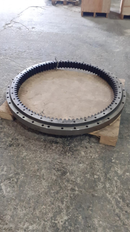 Поворотный круг New Holland E215B (YN40F00004F1)